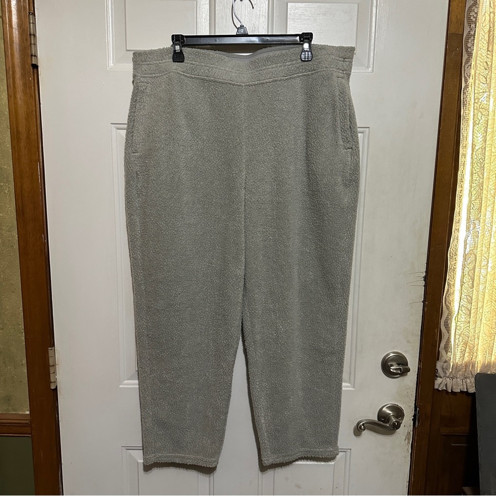 Patagonia Women's Shearling Fleece‎ Crops pants Size XL NWT Salt Grey MSRP: $129